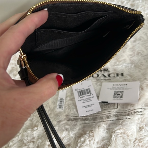 Coach Corner Wallet/Wristlet in Signature Canvas NWT - Picture 7 of 9